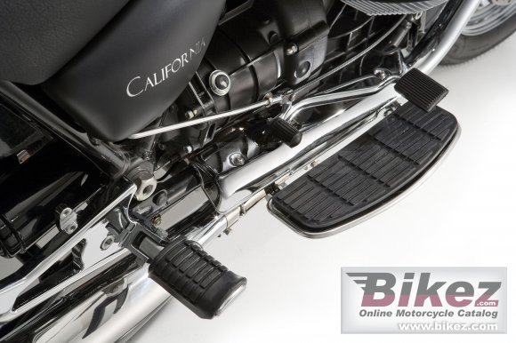 2011 Moto Guzzi California Aquila Nera photo